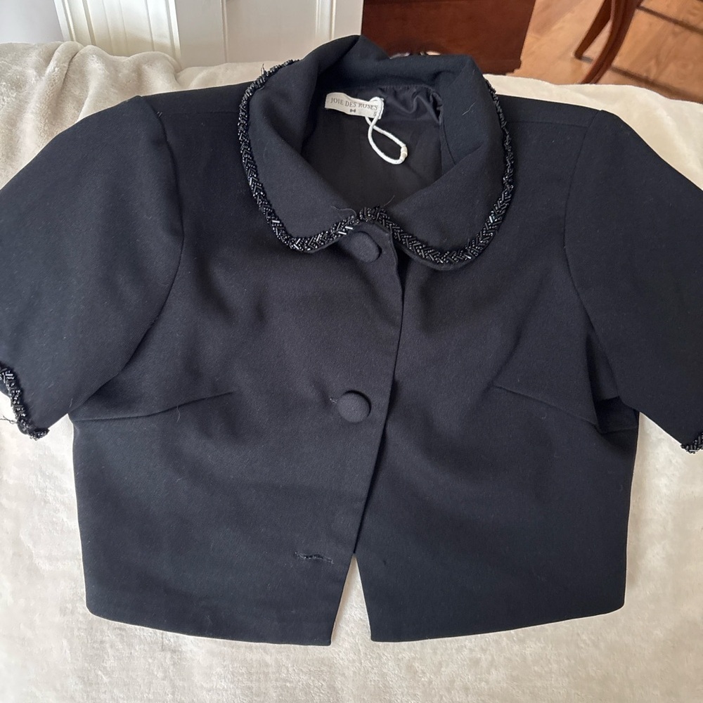 Elegant Black Short Sleeve beaded Blazer in S - Picture 2 of 9
